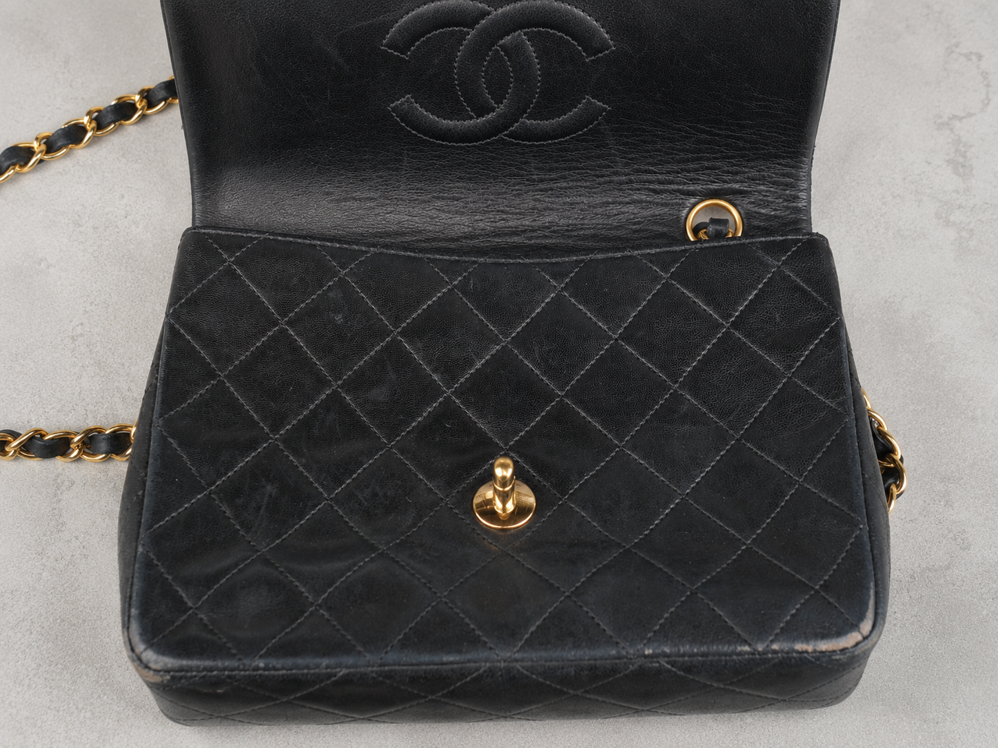 CHANEL／マトラッセ チェーンショルダーバッグ