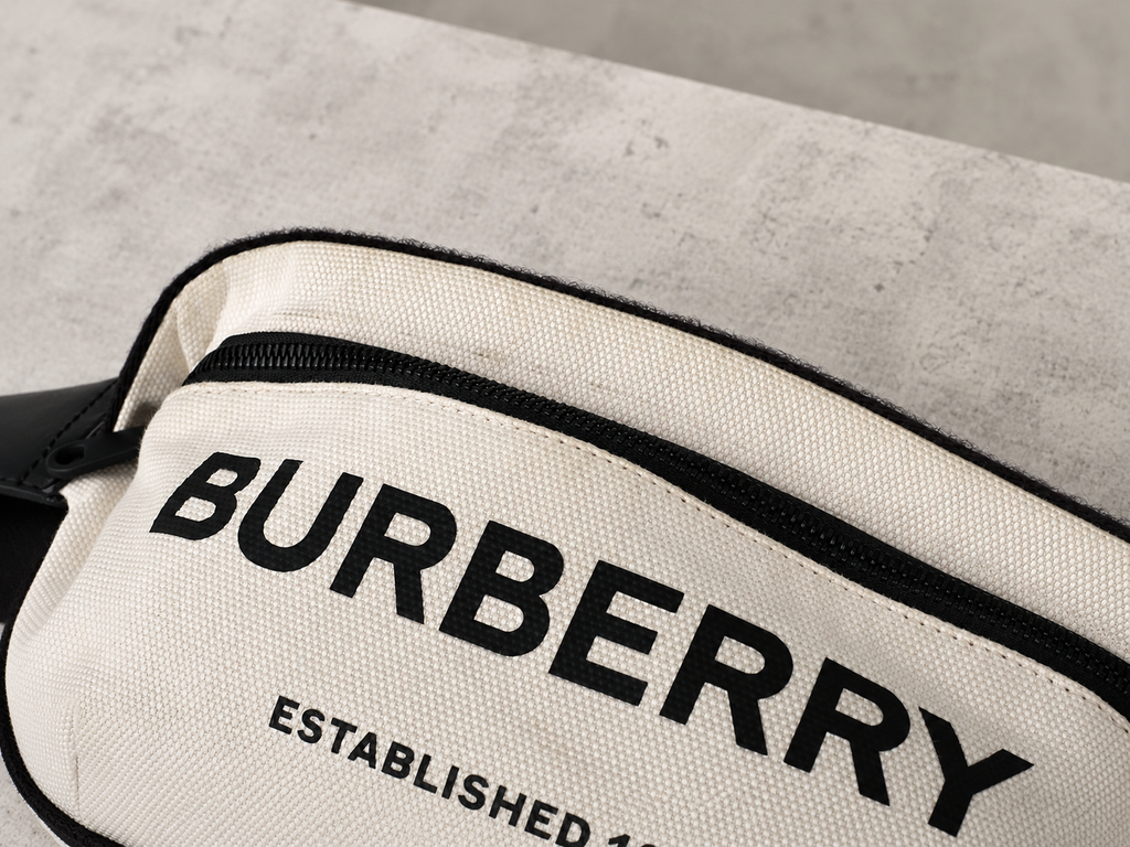 BURBERRY／ホースフェリー ミディアム バムバッグ アイボリー×ブラック 保存袋付き
