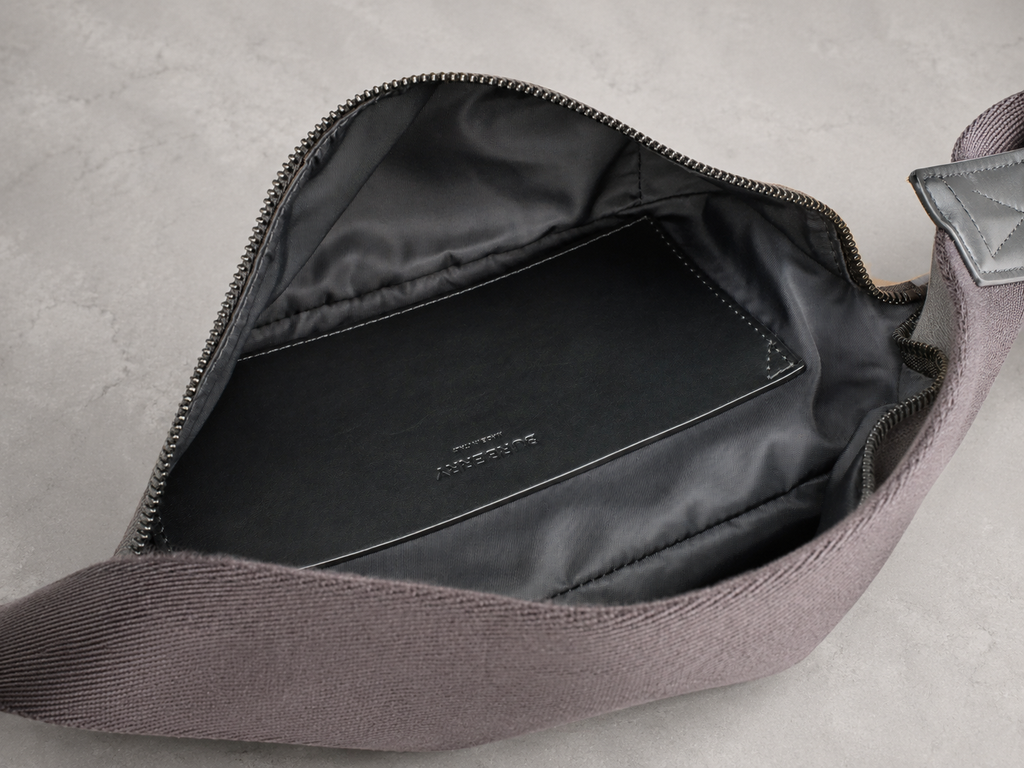 BURBERRY／ホースフェリー ミディアム バムバッグ アイボリー×ブラック 保存袋付き