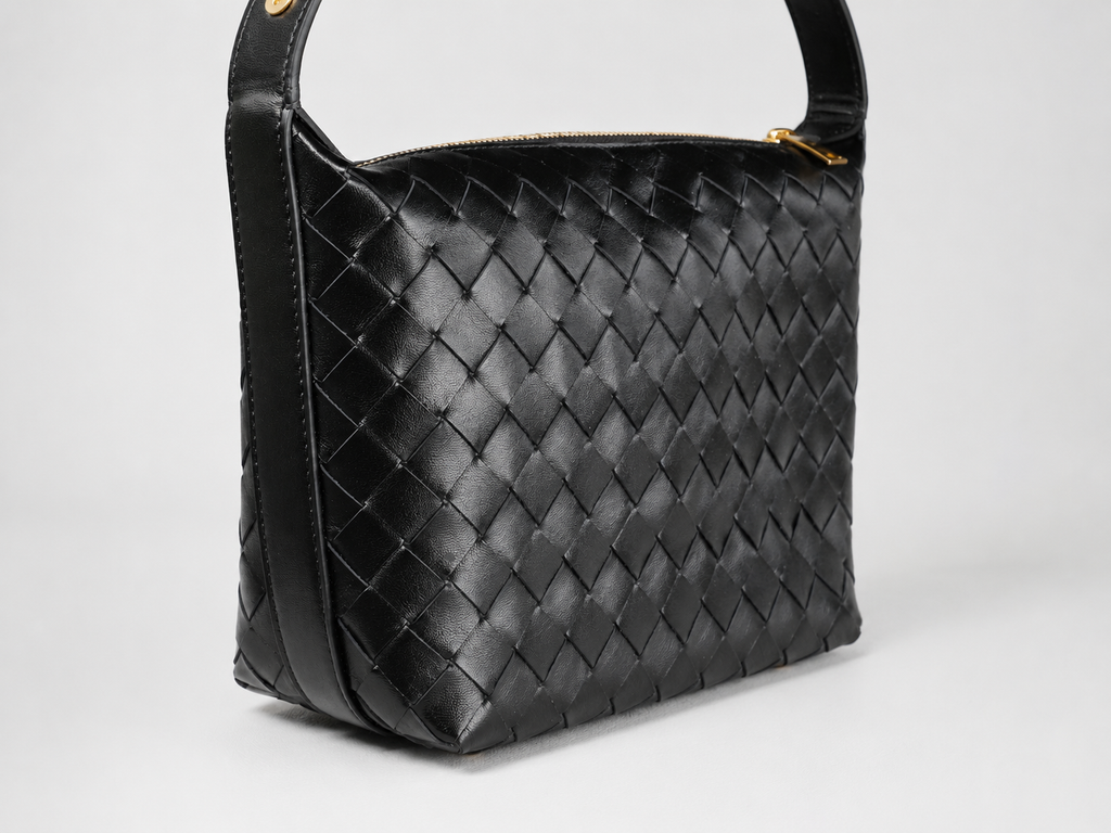 BOTTEGA VENETA／ミニ ウォレス ショルダーバッグ ブラック 箱・保存袋付き