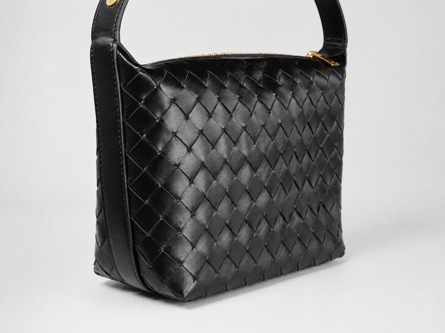 BOTTEGA VENETA／ミニ ウォレス ショルダーバッグ ブラック 箱・保存袋付き