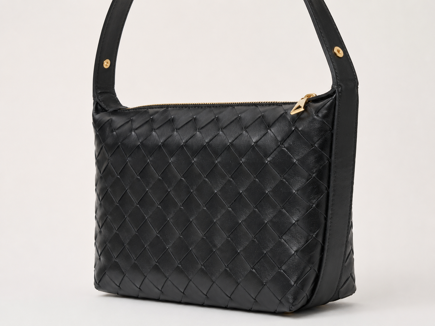 BOTTEGA VENETA／ミニ ウォレス ショルダーバッグ ブラック 箱・保存袋付き