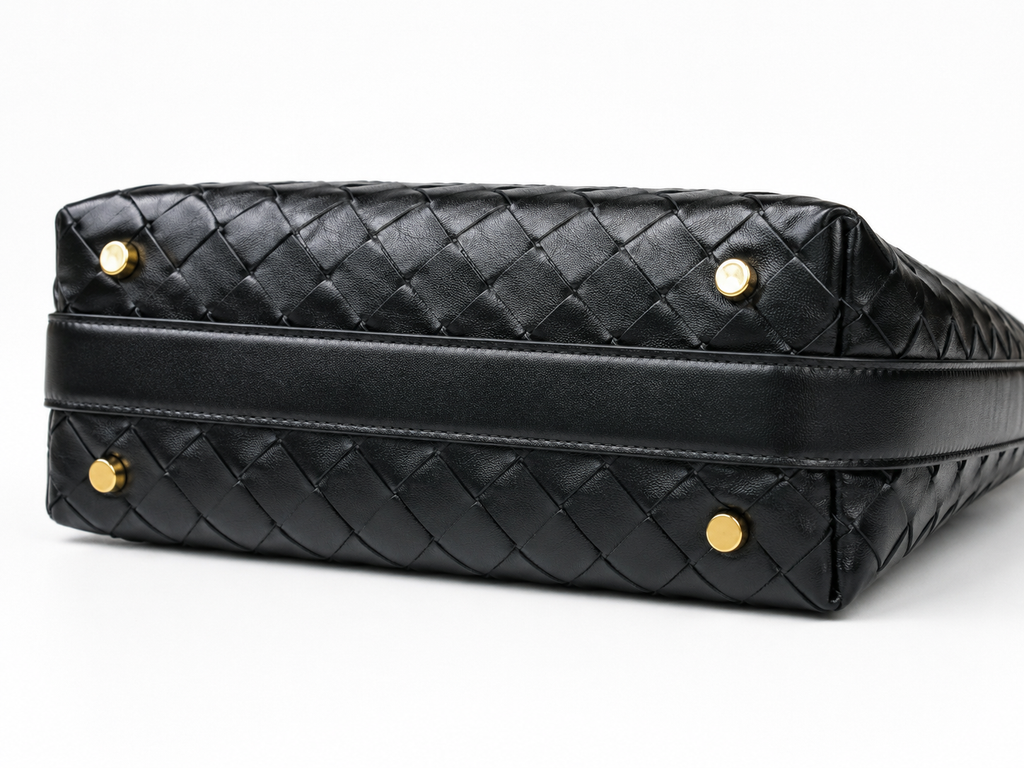 BOTTEGA VENETA／ミニ ウォレス ショルダーバッグ ブラック 箱・保存袋付き