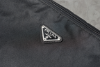 PRADA／ナイロン ショルダーバッグ