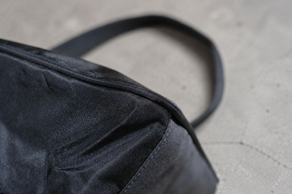 PRADA／ナイロン ショルダーバッグ