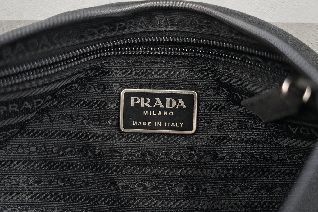 PRADA／ナイロン ショルダーバッグ