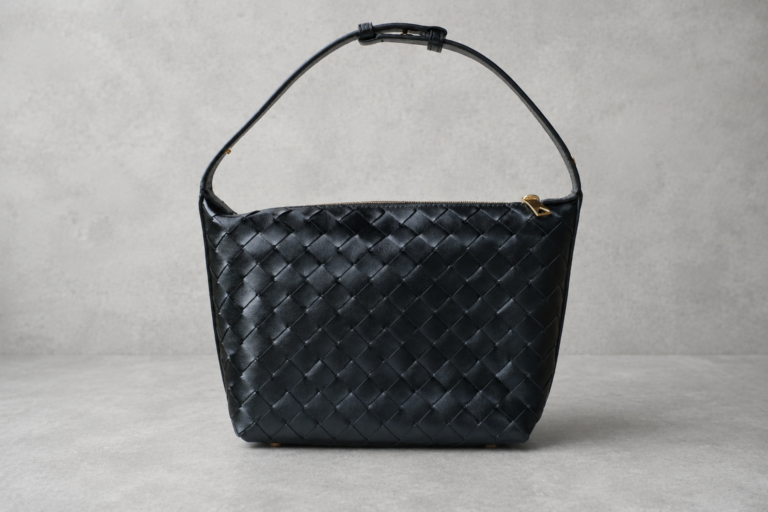 BOTTEGA VENETA／ミニ ウォレス ショルダーバッグ ブラック 箱・保存袋付き