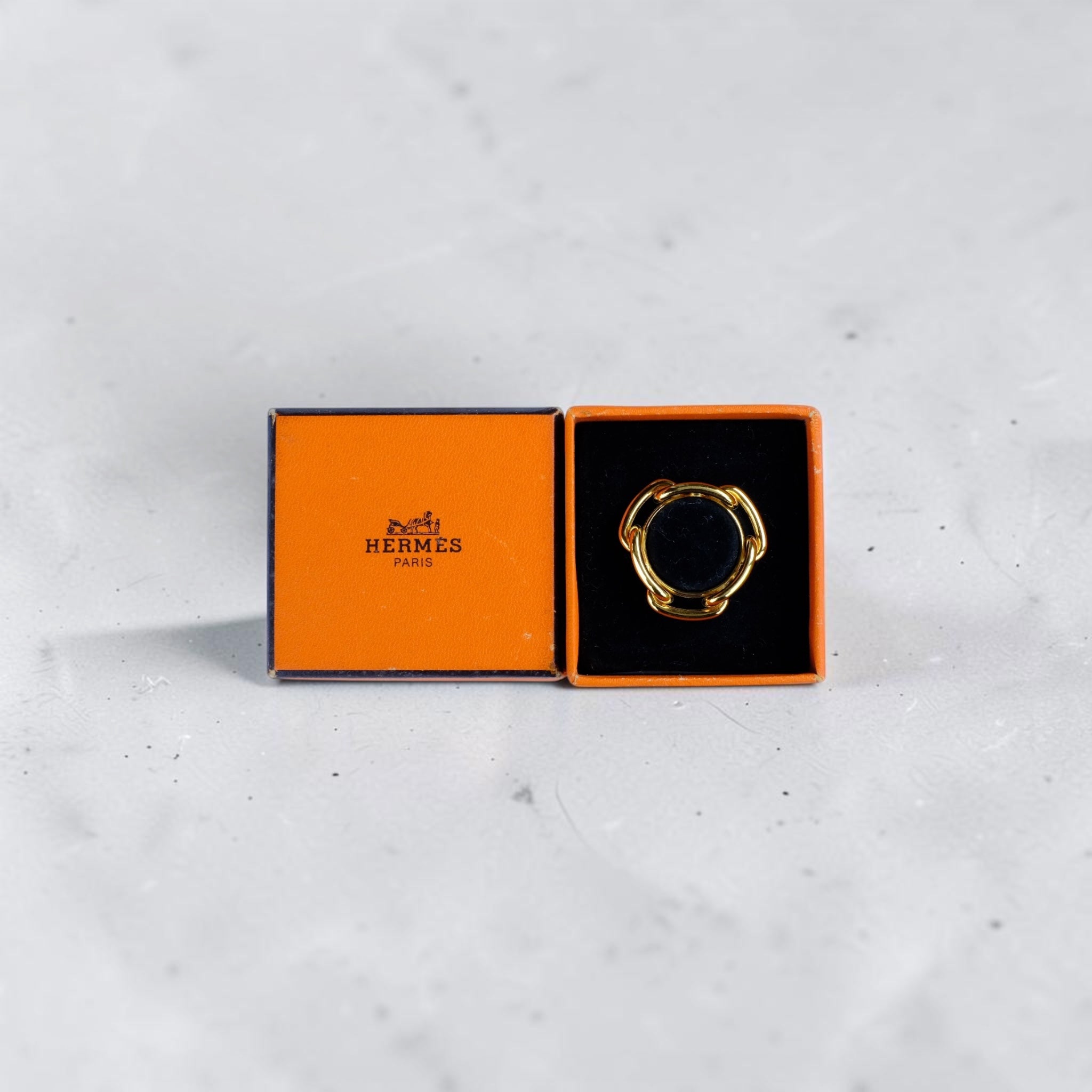 HERMÈS／スカーフリング「ルガテ」
