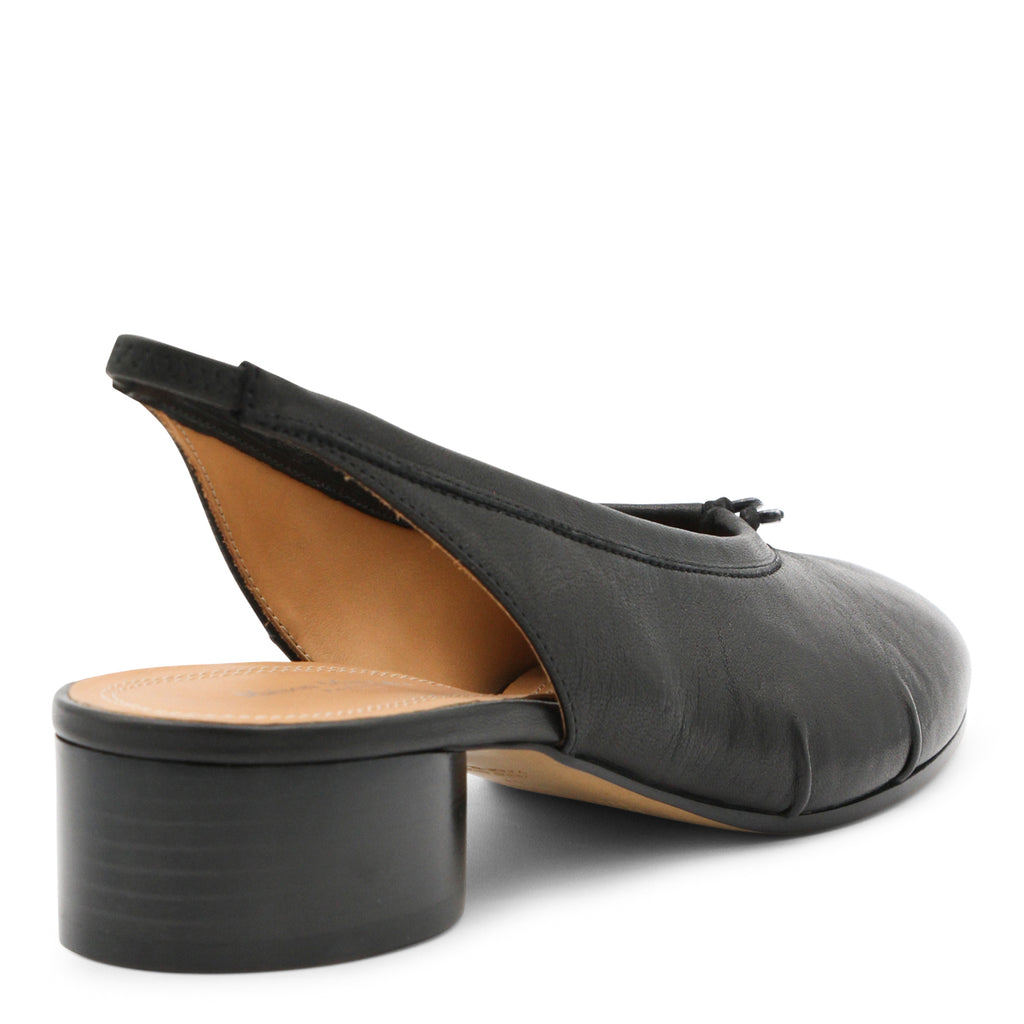 MAISON MARGIELA / TABI BLACK LEATHER SANDALS